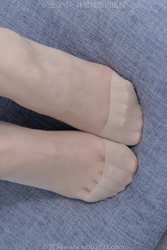 甜甜圈-板鞋、白棉袜、肉丝(脚尖加固款)、校服裤里丝(花絮版) - BoBoSocks袜啵啵